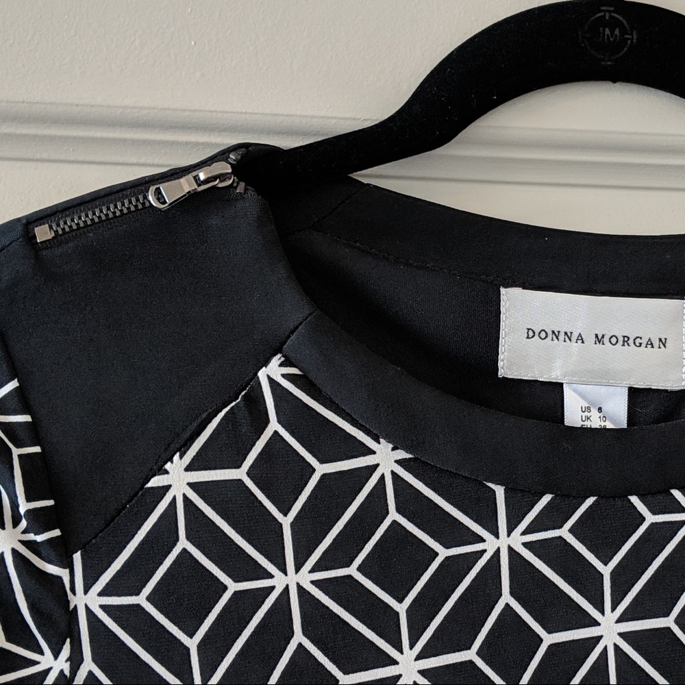 Adorable gathered waist Donna Morgan jersey dress - Picture 2 of 8